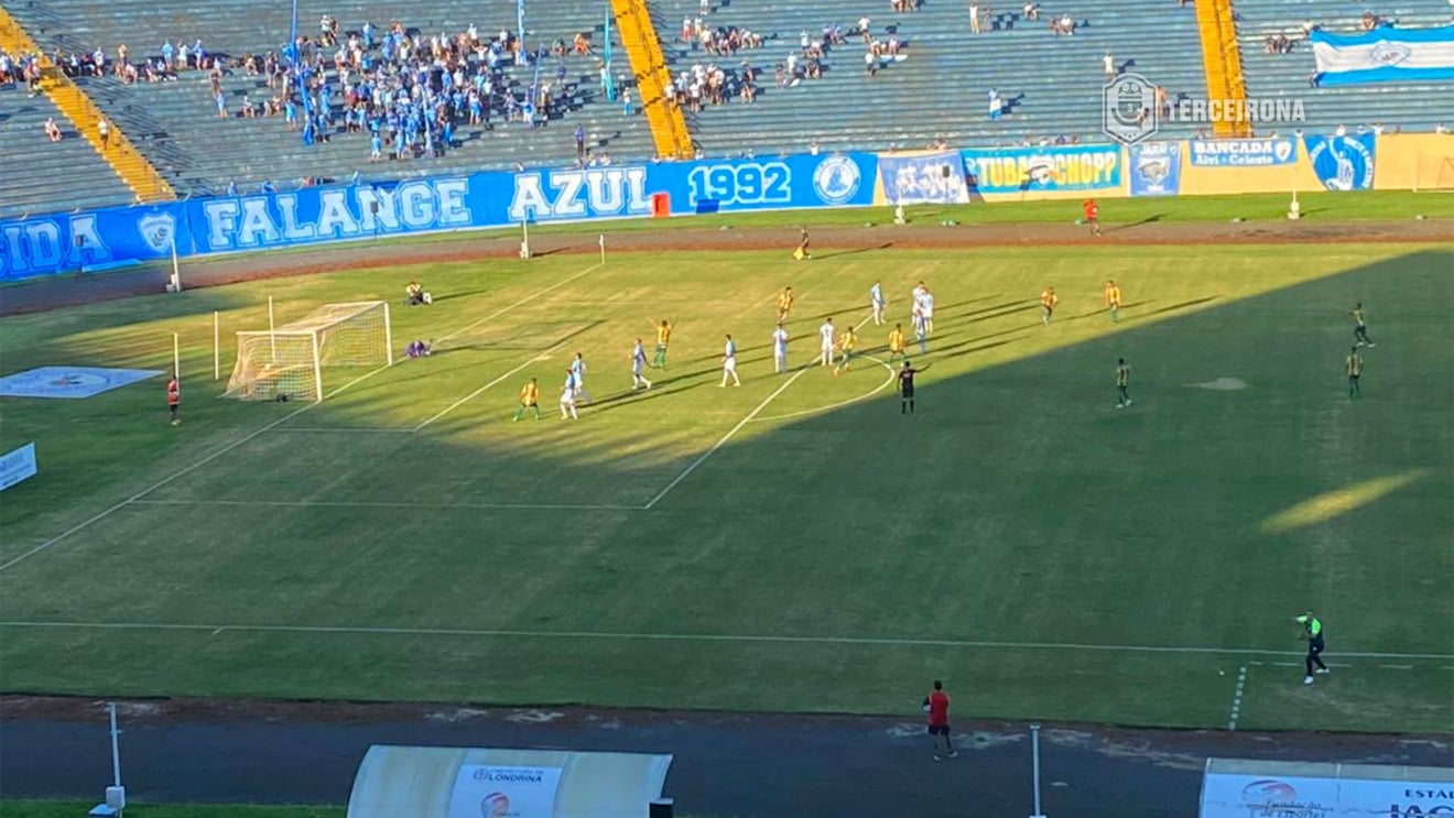 Londrina dá vexame e é amassado pelo Ypiranga no estádio do Café