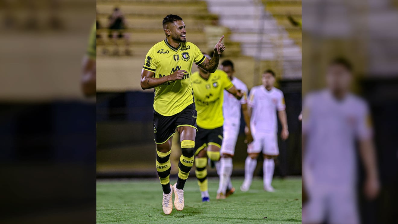 São Bernardo toma gol no início, reage e vence por 4 a 2 o Tombense