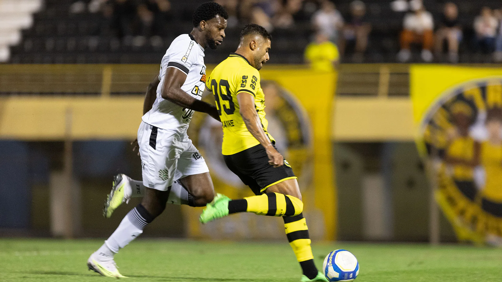 São Bernardo sai na frente mas sofre virada para o Figueirense