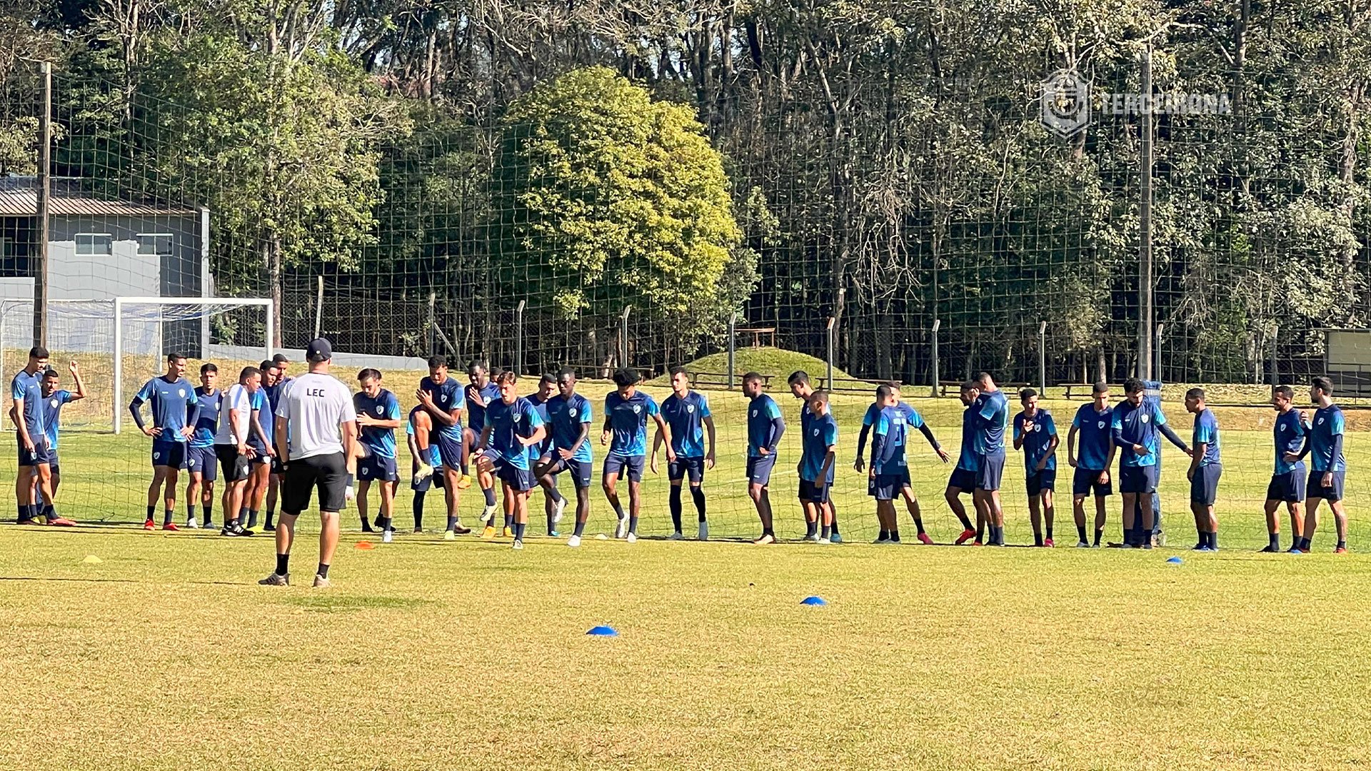 Londrina encara gramado sintético e possíveis mudanças na equipe