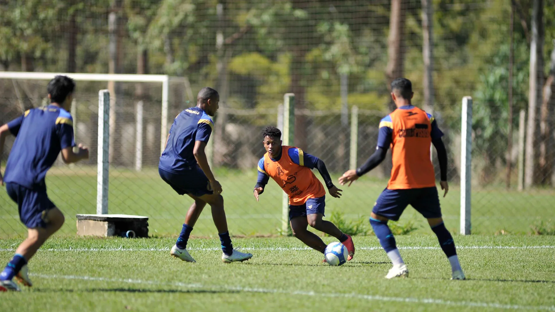 Aparecidense treino