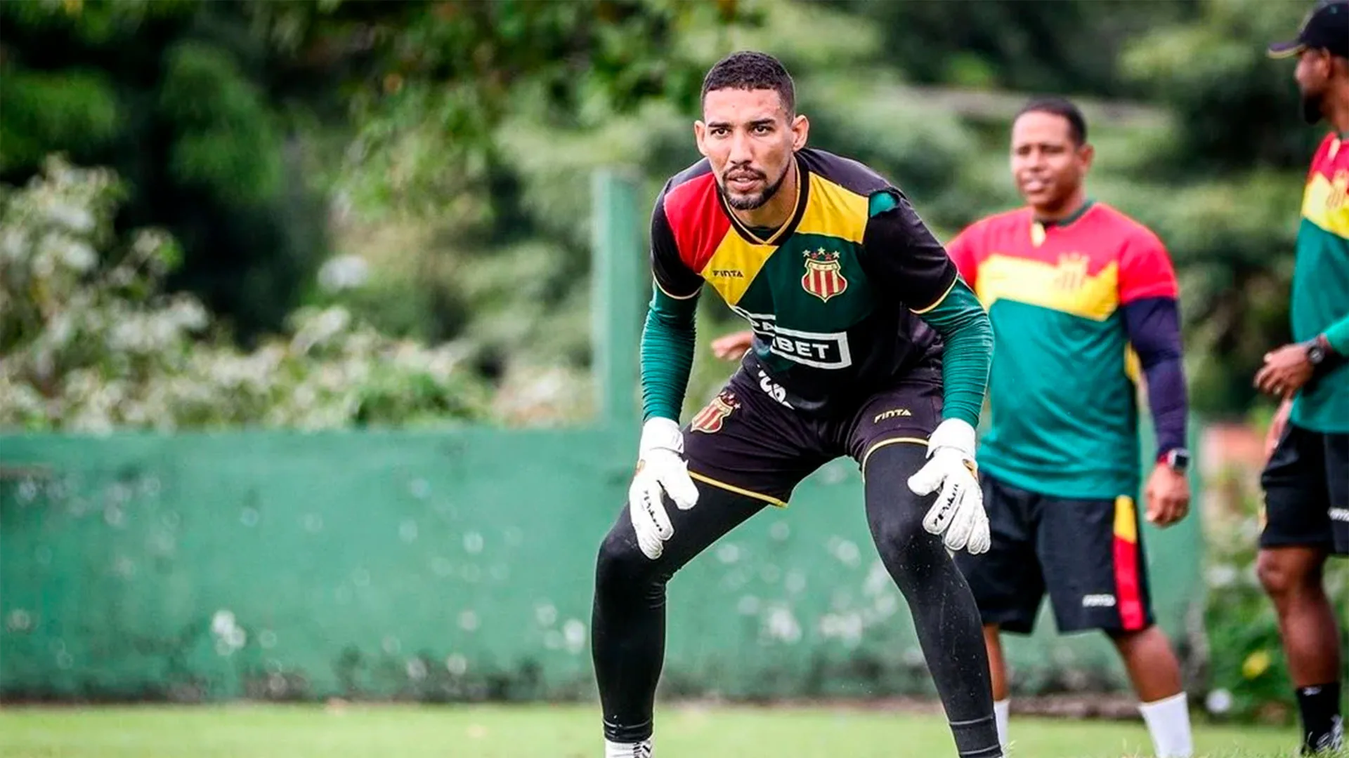 Goleiro Rafael Mariano deve estrear no Sampaio em partida contra Athletic