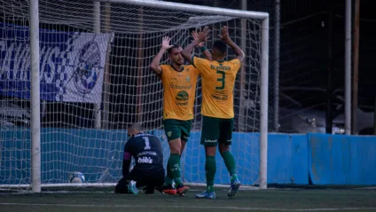 Canarinho celebra gol da vitória (Foto: @enocjunior | YFC)