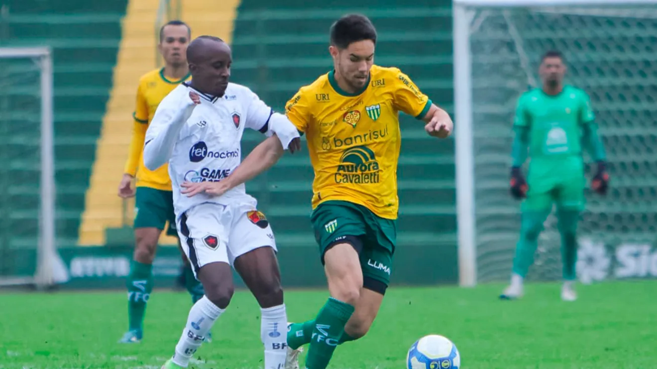 Ypiranga Botafogo PB Joãozinho