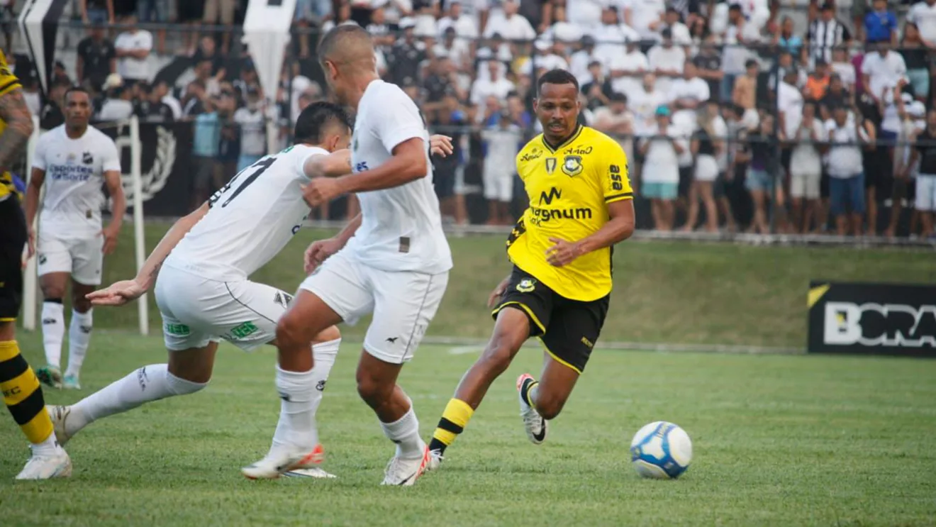 São Bernardo sai atrás mas garante empate no Frasqueirão