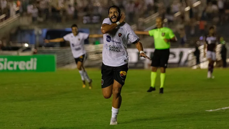 Botafogo PB Henrique Dourado Ferroviária